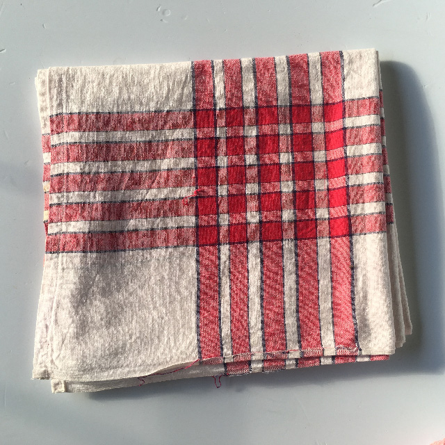 TABLECLOTH, White w Red Cross Check